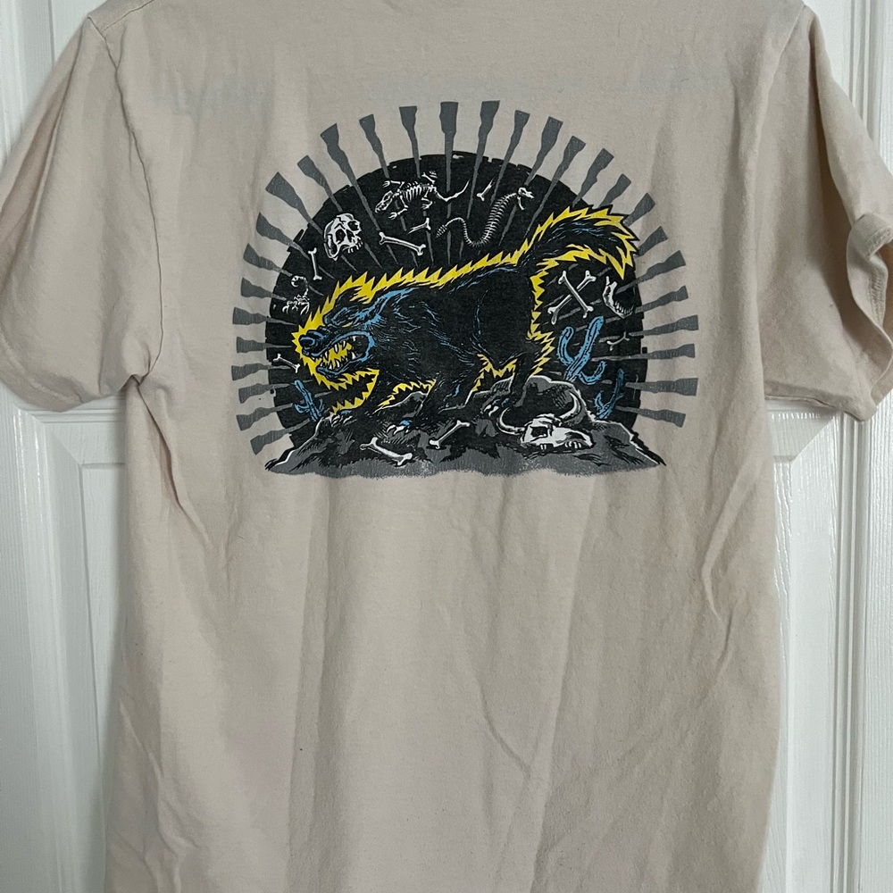 Santa Cruz graphic t-shirt. Men’s small. Good condition. No stains or rips.